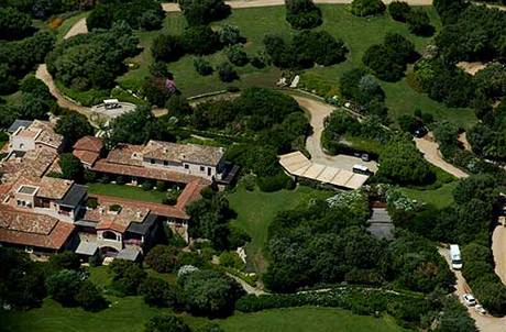 Berlusconiho vila na Sardinii je na prodej